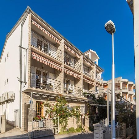 Apartments Hermina Tučepi Exterior foto